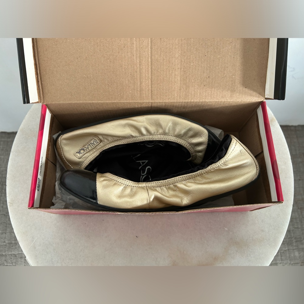 Ballasox foldable ballet flat.  Gold and black, worn once.  Size 10.